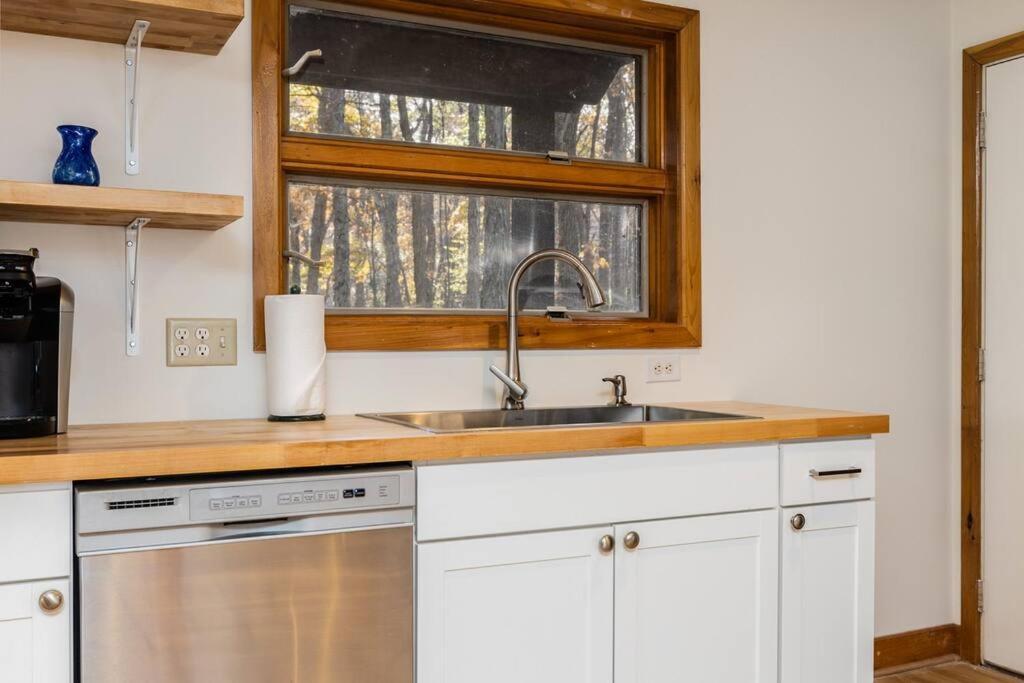7Th Hole Chalet At Wintergreen Resort Hot Tub, Sauna & 3 Fireplaces Exterior photo